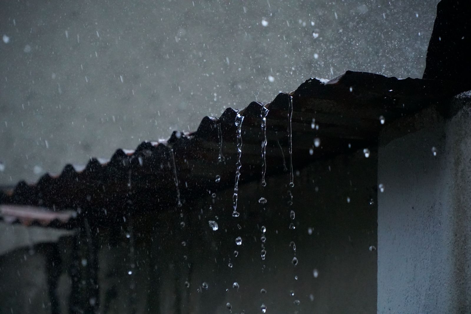 Citerne eau de pluie en Belgique : récupération de l'eau de pluie depuis la toiture – regenwaterput België