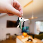 Bail de résidence principale en Belgique : le guide complet 2026 Bail de résidence principale en Belgique : remise des clés du logement loué — Huurovereenkomst hoofdverblijfplaats in België: sleuteloverdracht van de gehuurde woning