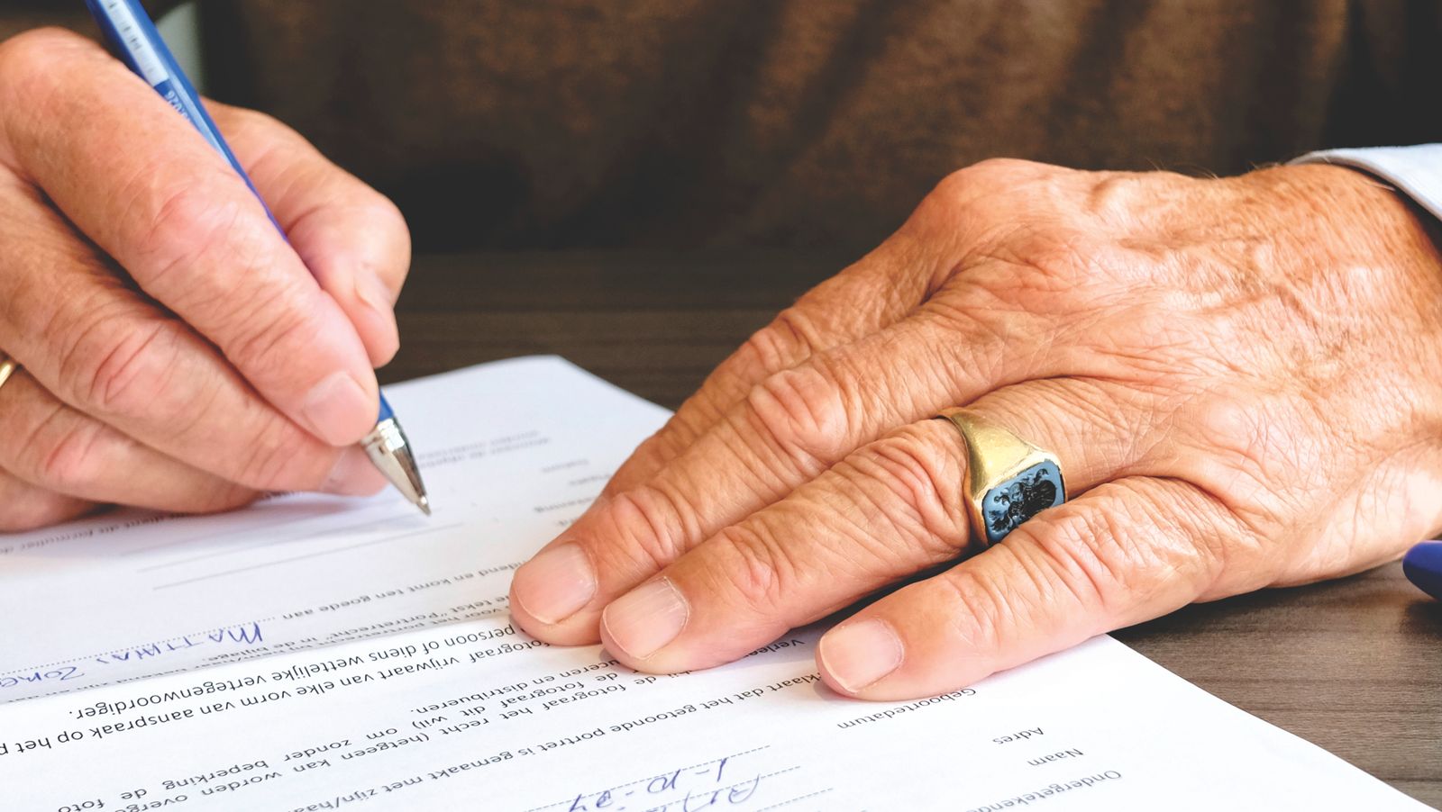 Signature d un testament prevoyant un legs en duo en Belgique - ondertekening van een testament met duolegaat in Belgie