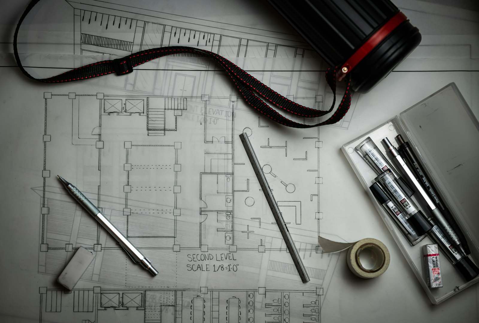 Déclaration PEB en Wallonie : plans d'architecte et outils de dessin pour un projet de construction