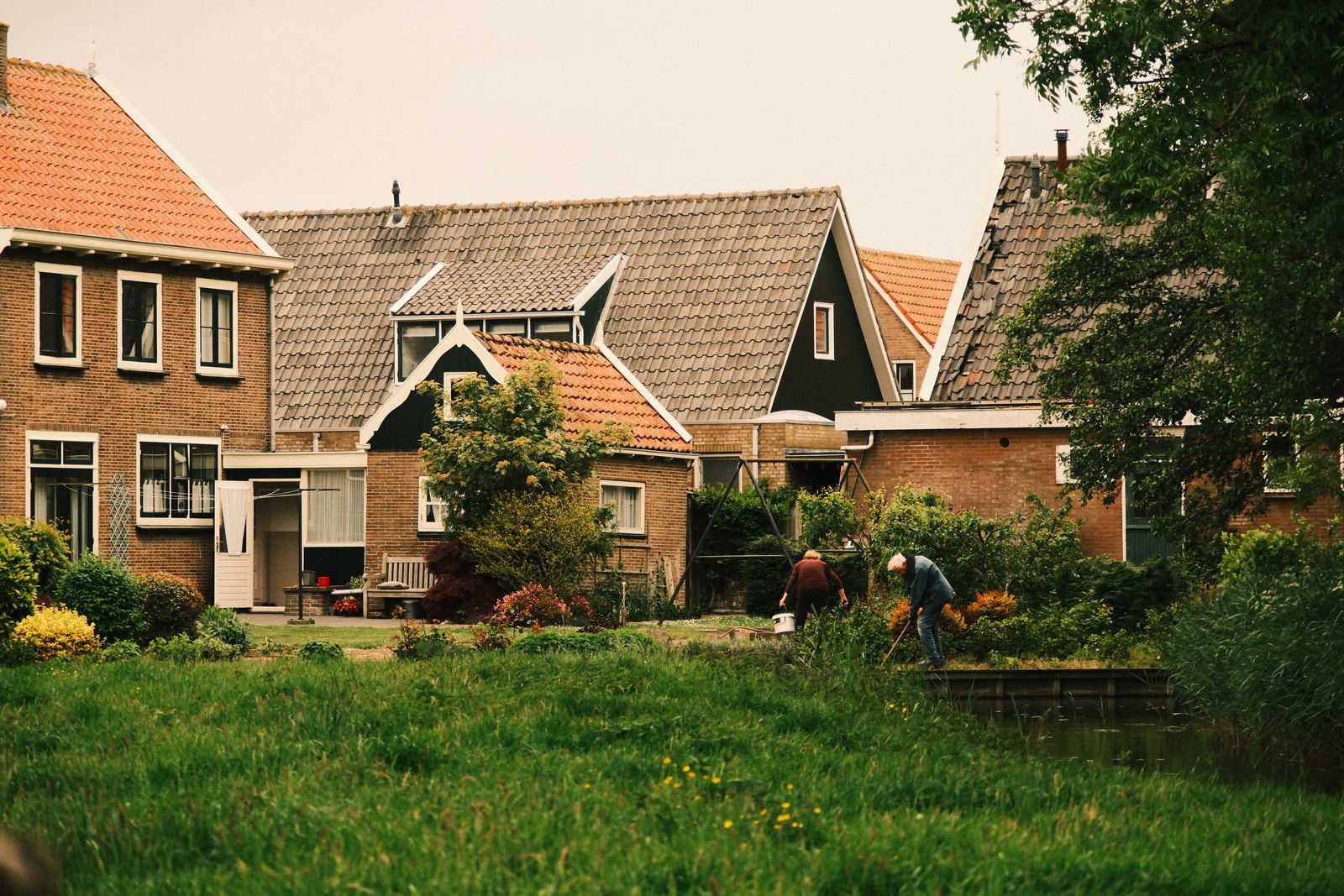 Habitat groupé en Belgique : maisons autour d'un jardin partagé / Cohousing in België